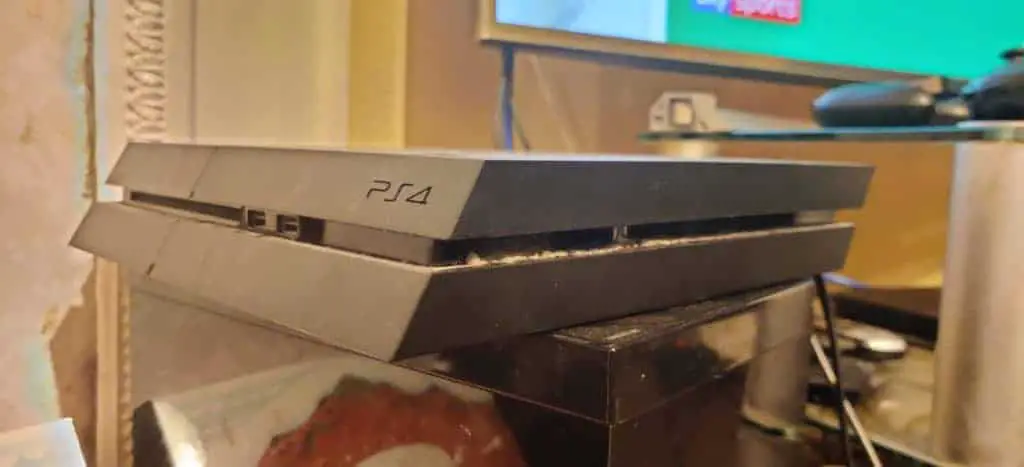 why does my ps4 sound like a jet
